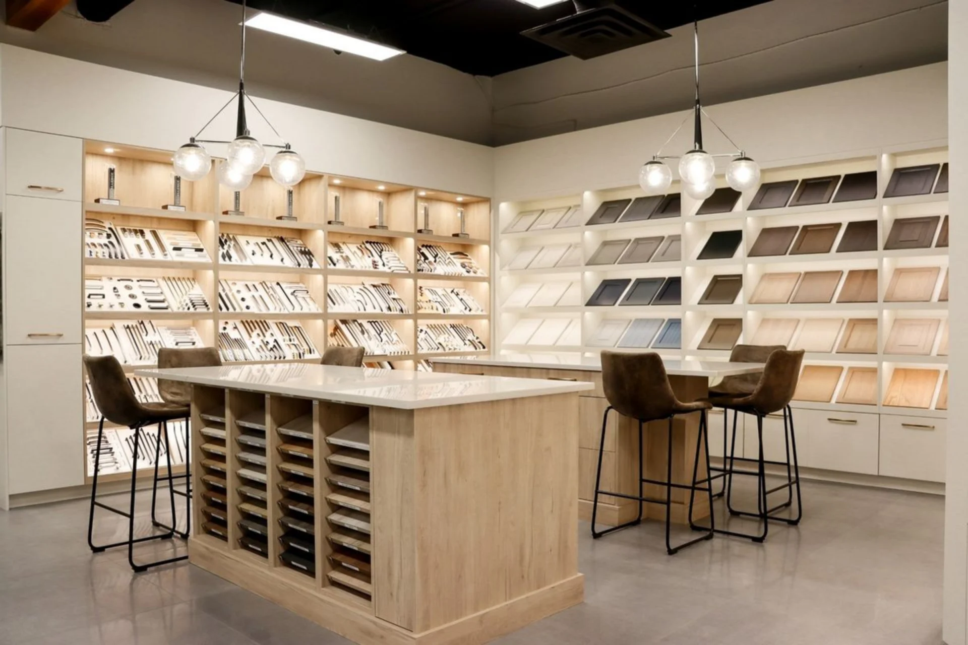 Showrooms y experiencias de marca · imagen de referencia